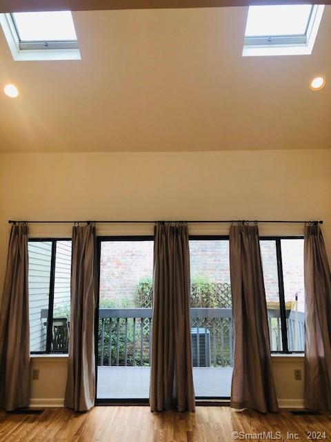 Photo - 2437 Bedford St Unit F21