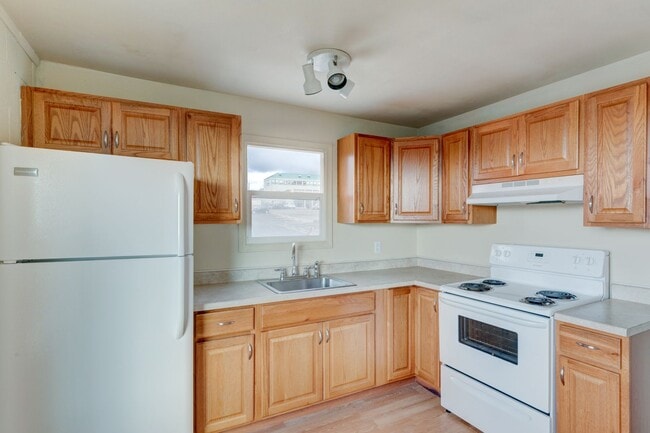 Building Photo - 645 SE Fidalgo Ave Unit 203