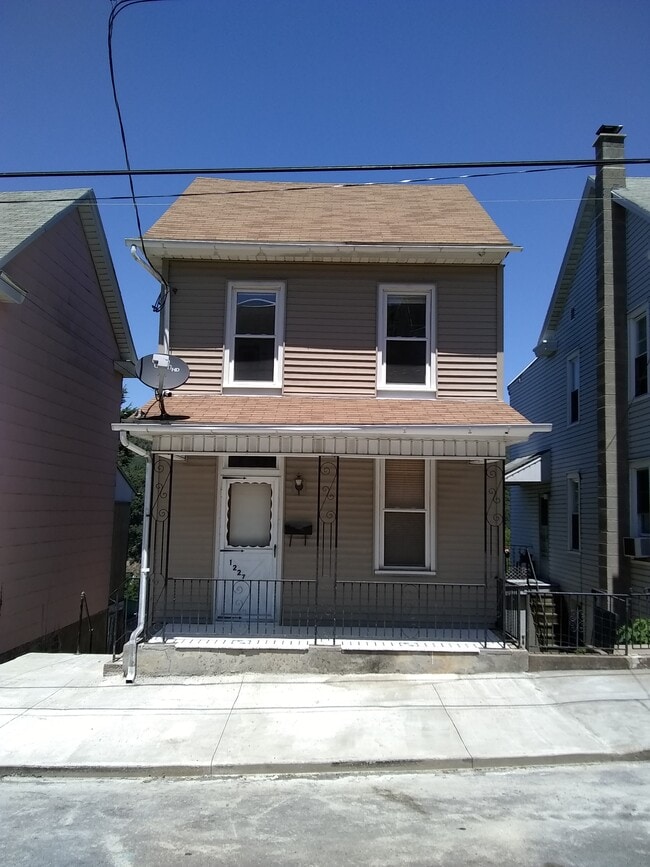 Building Photo - 1227 Pulaski Ave