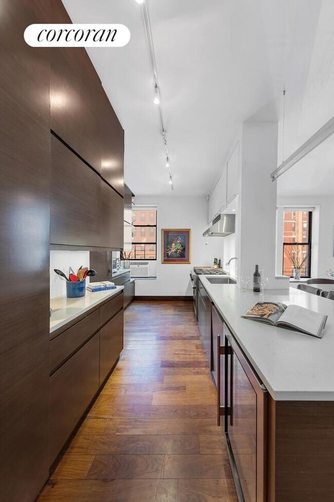 Photo - 401 W End Ave