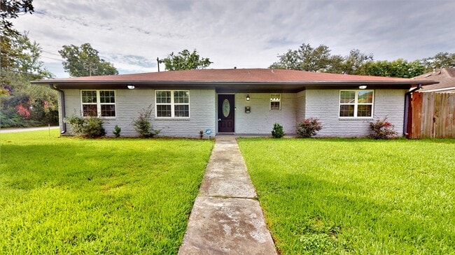 Photo - 4803 Sanford Rd