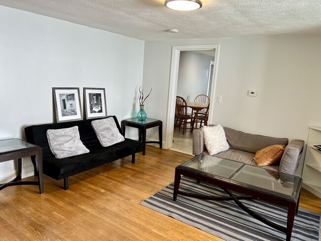 Photo - 65 Gladstone St Unit 1