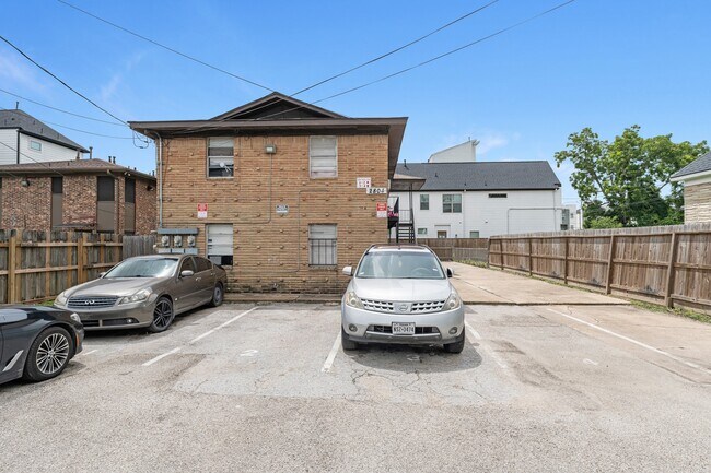 Photo - 2806 Delano St