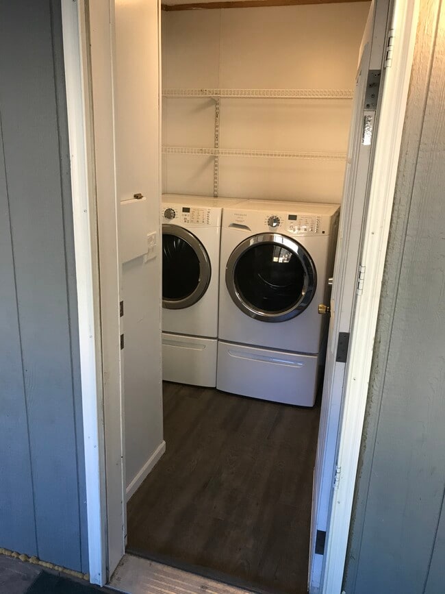 washer-dryer - 3592 Cemetery Rd