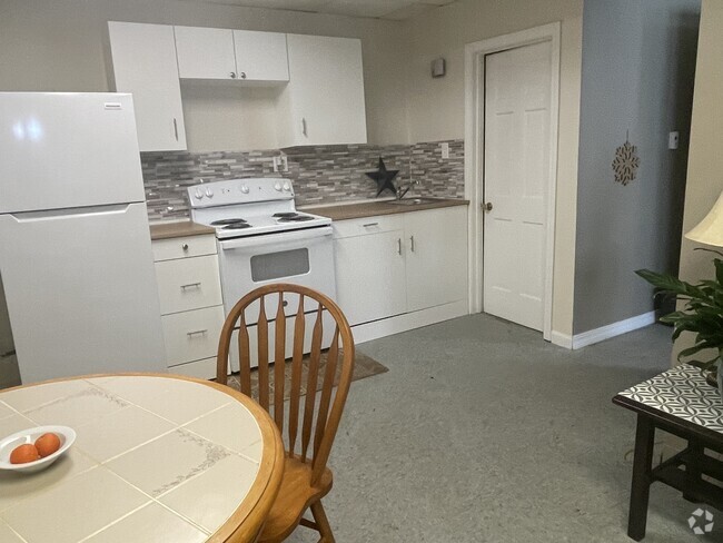 Building Photo - 57 Water St Unit bungalow Rental