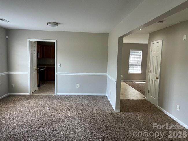 Photo - 1111 Delander Ln
