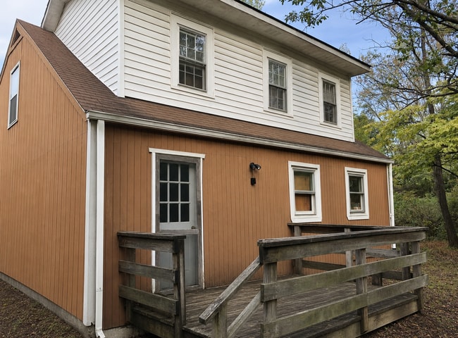 Photo - 1212 Giles Rd