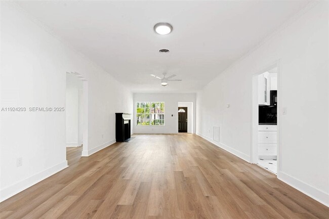 Photo - 8943 Hawthorne Ave