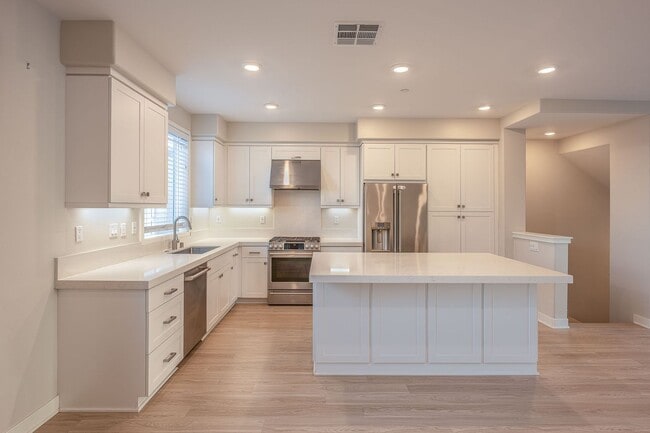 Building Photo - 232 Keeper