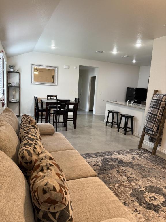 Photo - 6000 Harriet Tubman Ave