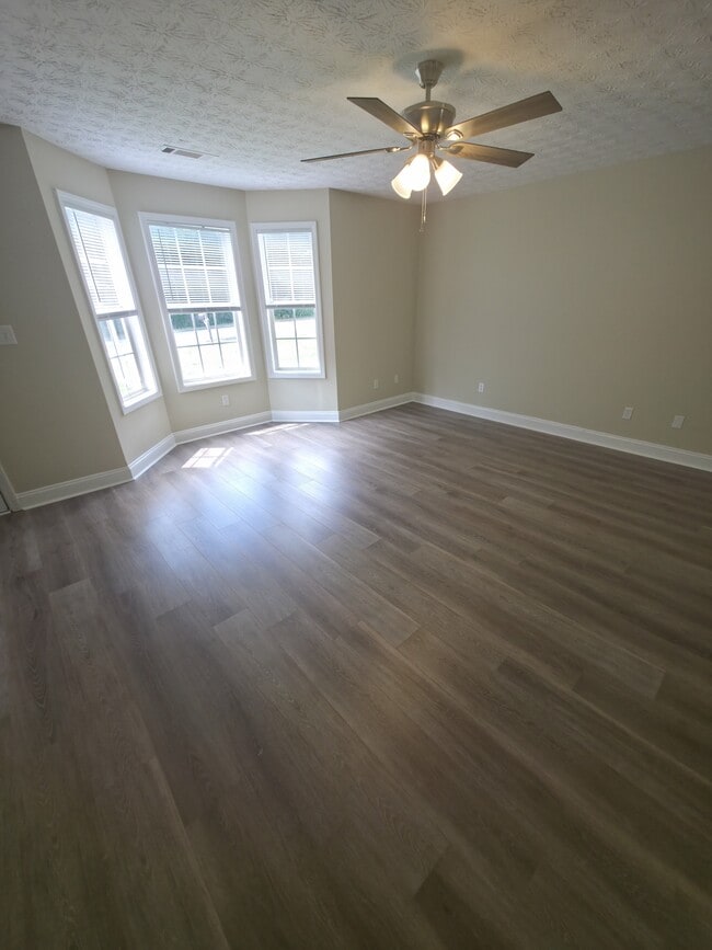 Photo - 155 Westchester Cir