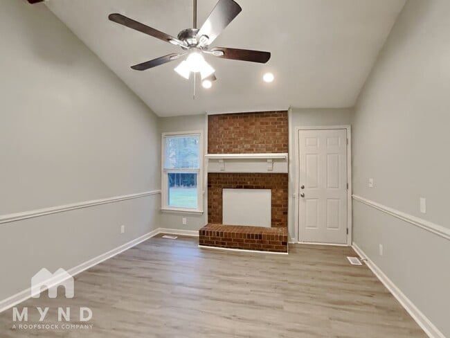 Photo - 402 Westgate Cir