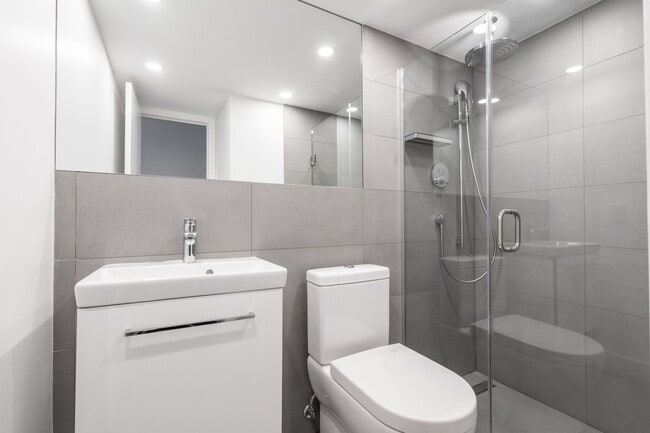 Photo - 798 Richmond Street West Unit 165