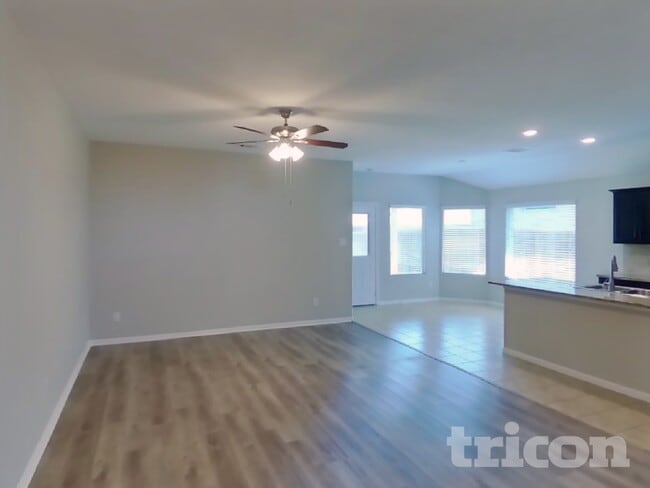 Photo - 728 Walls Blvd