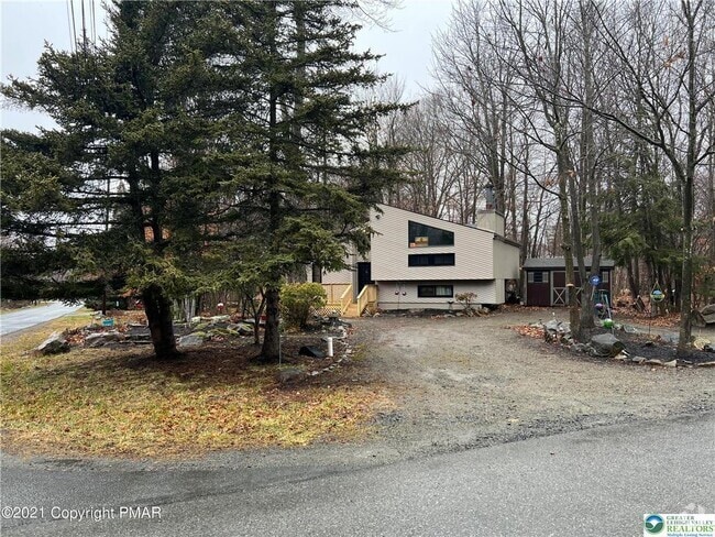 Building Photo - 3322 Woodland Dr Rental