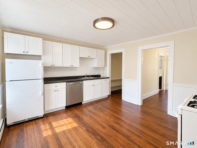 24 Elton St Unit U2