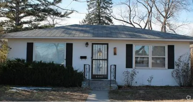 Building Photo - Old North End Bungalow Rental