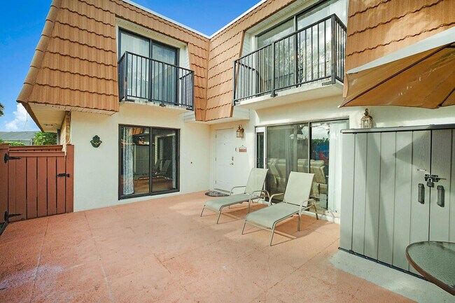 Photo - 2876 Waterford Dr S