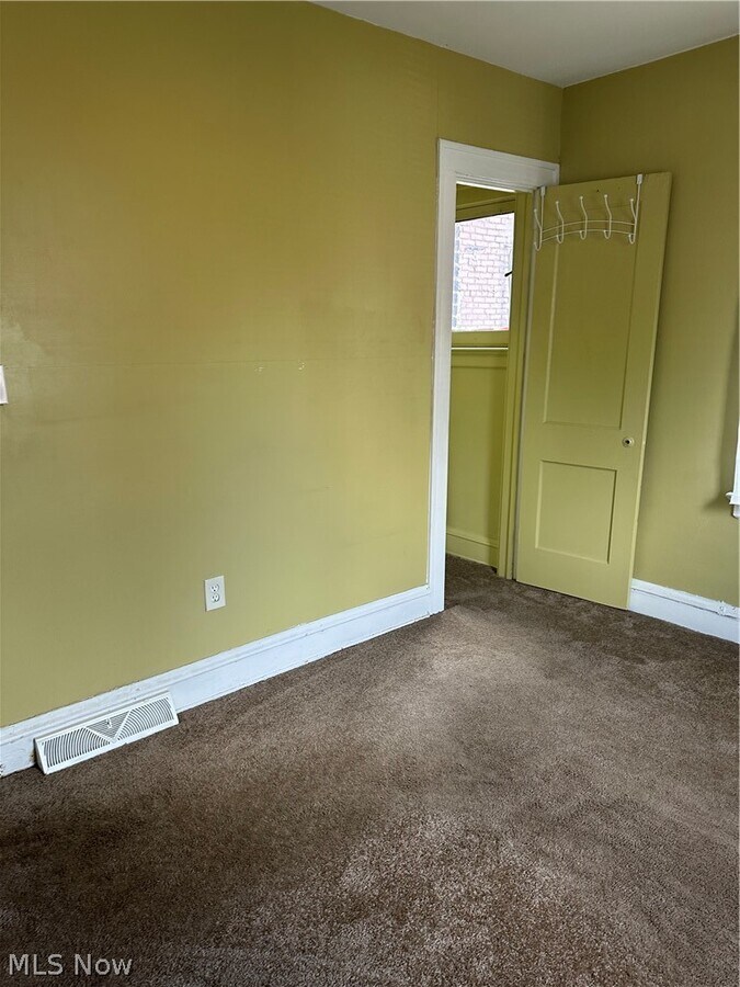 Photo - 15415 Kinsman Rd