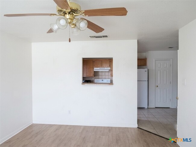 Photo - 305 Cedar Ridge Dr