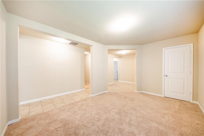 Photo - 600 Kaluga Trl