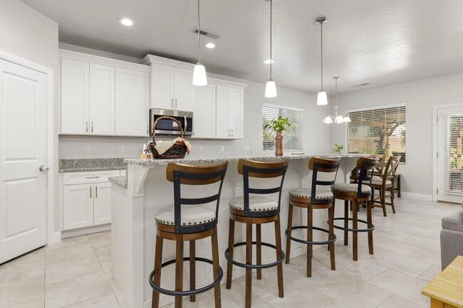 Photo - 2713 E 430 N