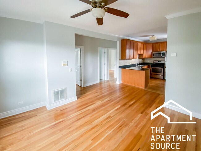 Photo - 1210 W Waveland Ave Unit 2