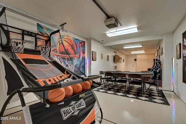 Photo - 1027 W 19th St