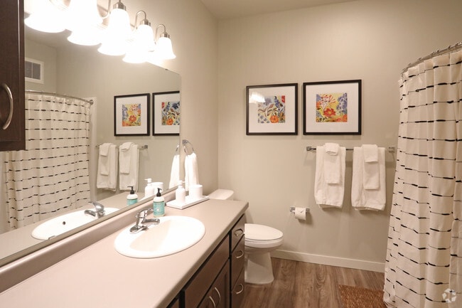 1BR, 1BA, Guest Suite - 626 SF