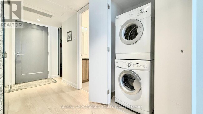 Photo - 155 Yorkville Ave Unit 2108