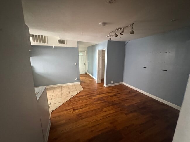 3233 W Pierce Ave Unit 1