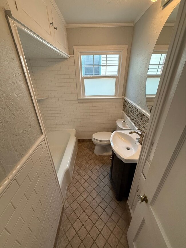 Photo - MOVE IN SPECIAL!! $800.00 off 1st FULL RENT!! Discover this beautifully updated 2 bed 1 bath 1 ca...