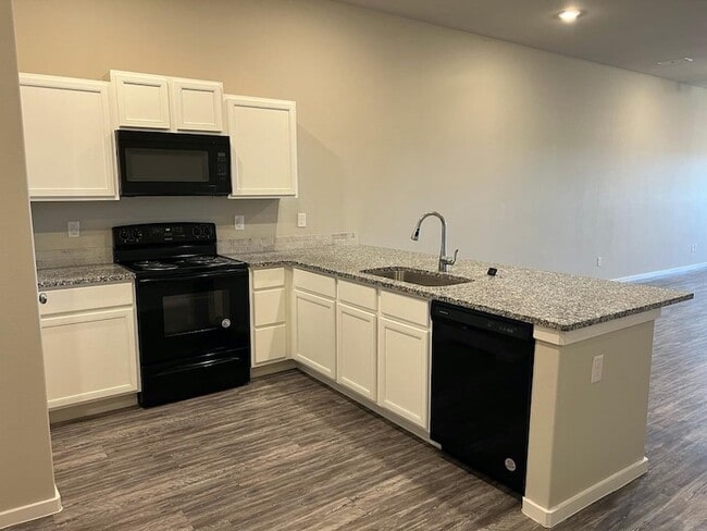 Photo - 2125 N Texas Ave Unit B