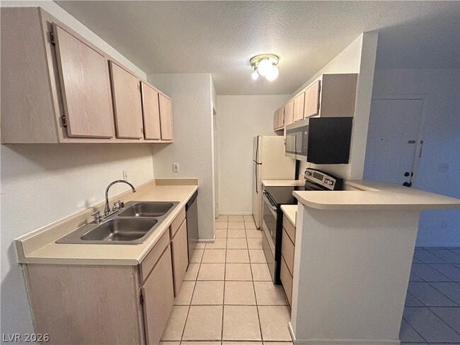 5111 S Lindell Rd Unit 103