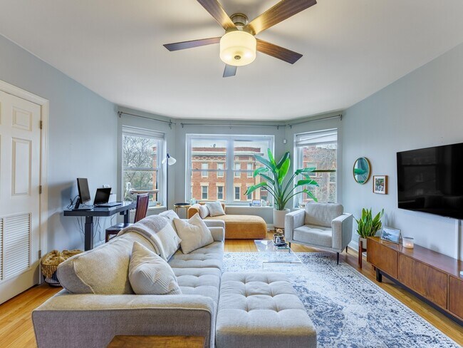 Photo - 2737 N Kimball Ave