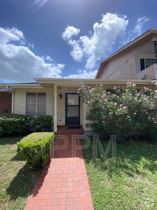 Building Photo - 1710 Palm Valley Dr W Rental