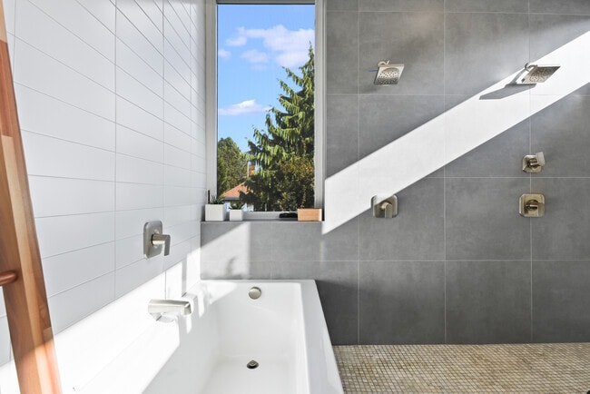 Photo - 2824 SE 18th Ave