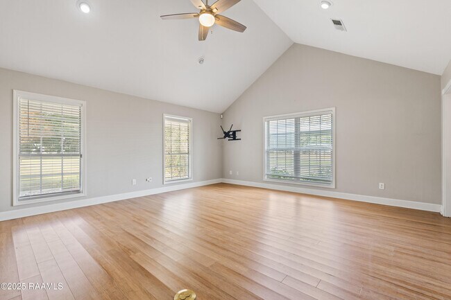 Photo - 1007 Baker Hughes Rd