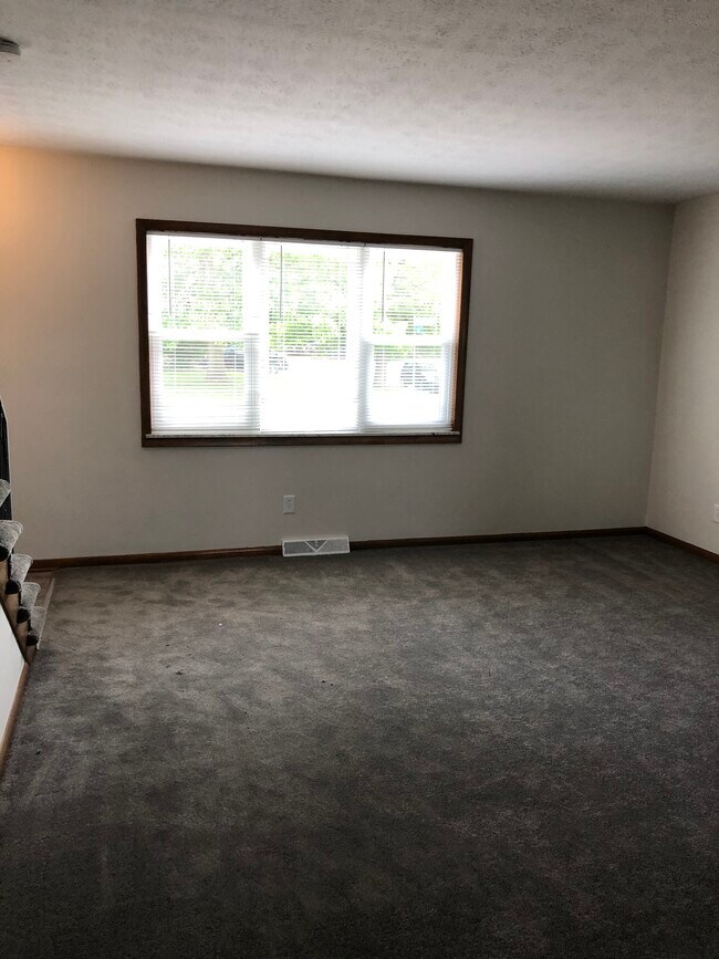 Living room - Bradshire Drive Apartments Unit 1