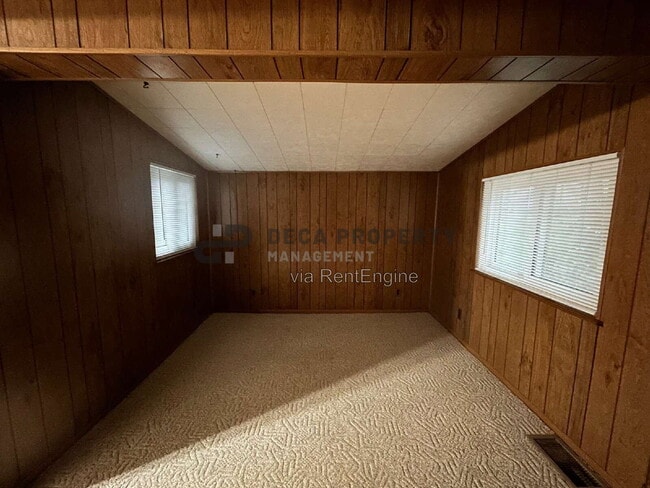 Photo - 6405 Kingsway Dr