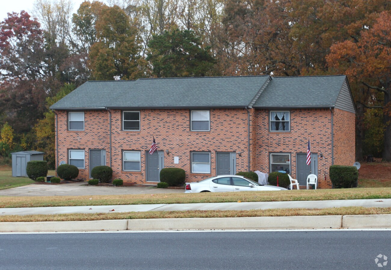 Photo - Carlton Commons