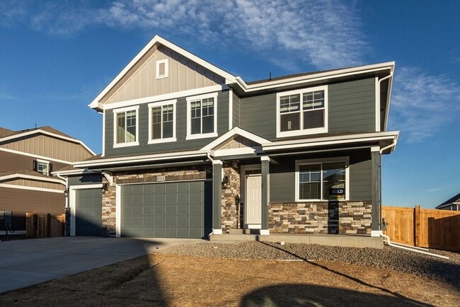 Building Photo - 4 Bedroom 3 Bath Home in Wellington!