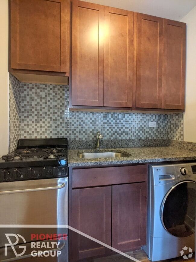 Building Photo - 506 W Arlington Pl Unit 2 Rental