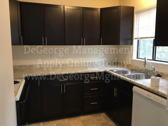 Photo - Parkway Apartments