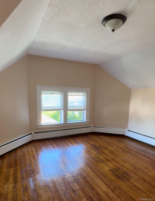 Photo - 31-33-33 Elmer St Unidad 3rd Floor