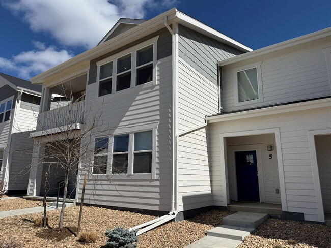 Building Photo - Beautiful Home in Windsor with Internet Included!