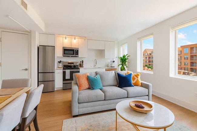 Photo - 2001 Massachusetts Ave NW Unidad ID1395474P