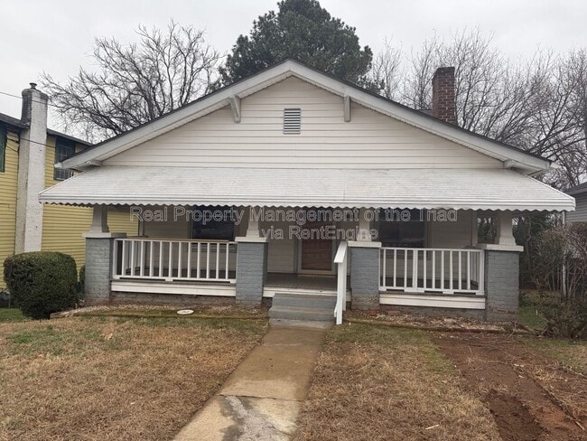 Building Photo - 1514 E 1st St