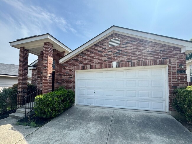3 Bedroom, 2 Bathroom ~Steubing Ranch - 3 Bedroom, 2 Bathroom ~Steubing Ranch House