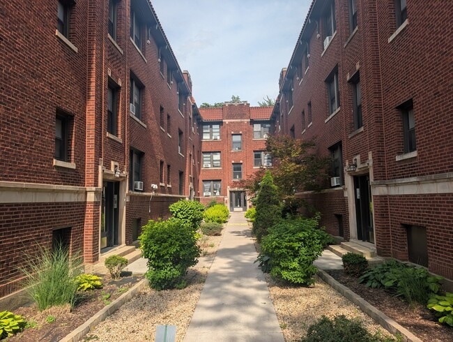 Photo - 2645 N Spaulding Ave Unit 1E